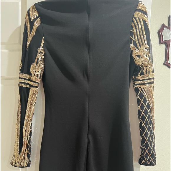 Beautiful dress - Picture 3 of 4